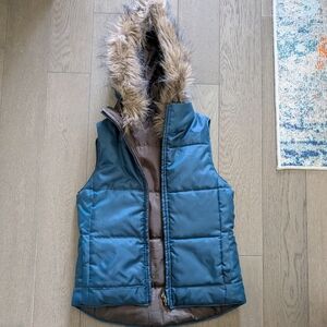 LIKE NEW Charlotte Russe Faux Fur Hooded Blue/Brown Reverable Vest, WS